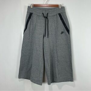 EUC Nike Sportswear Tech Fleece Wide Leg Cropped Capri Pants Heather Grey Medium